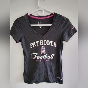 NFL breast cancer  t-shirt in good condition size xs